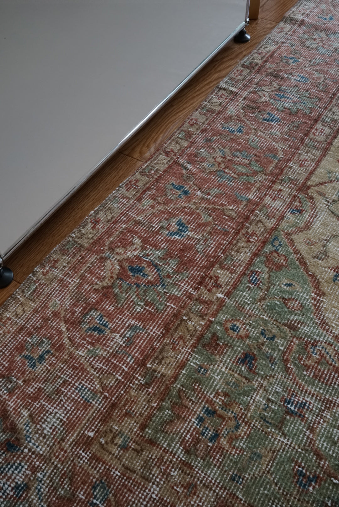 Türkiye Old Isparta Beige , Red , Green Medallion 1960年代 244 × 142 cm No.TR25455
