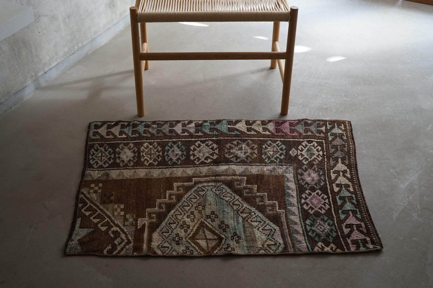 TURKEY VINTAGE SMALL BROWN RUG 93.5 × 70 cm No.TR25167