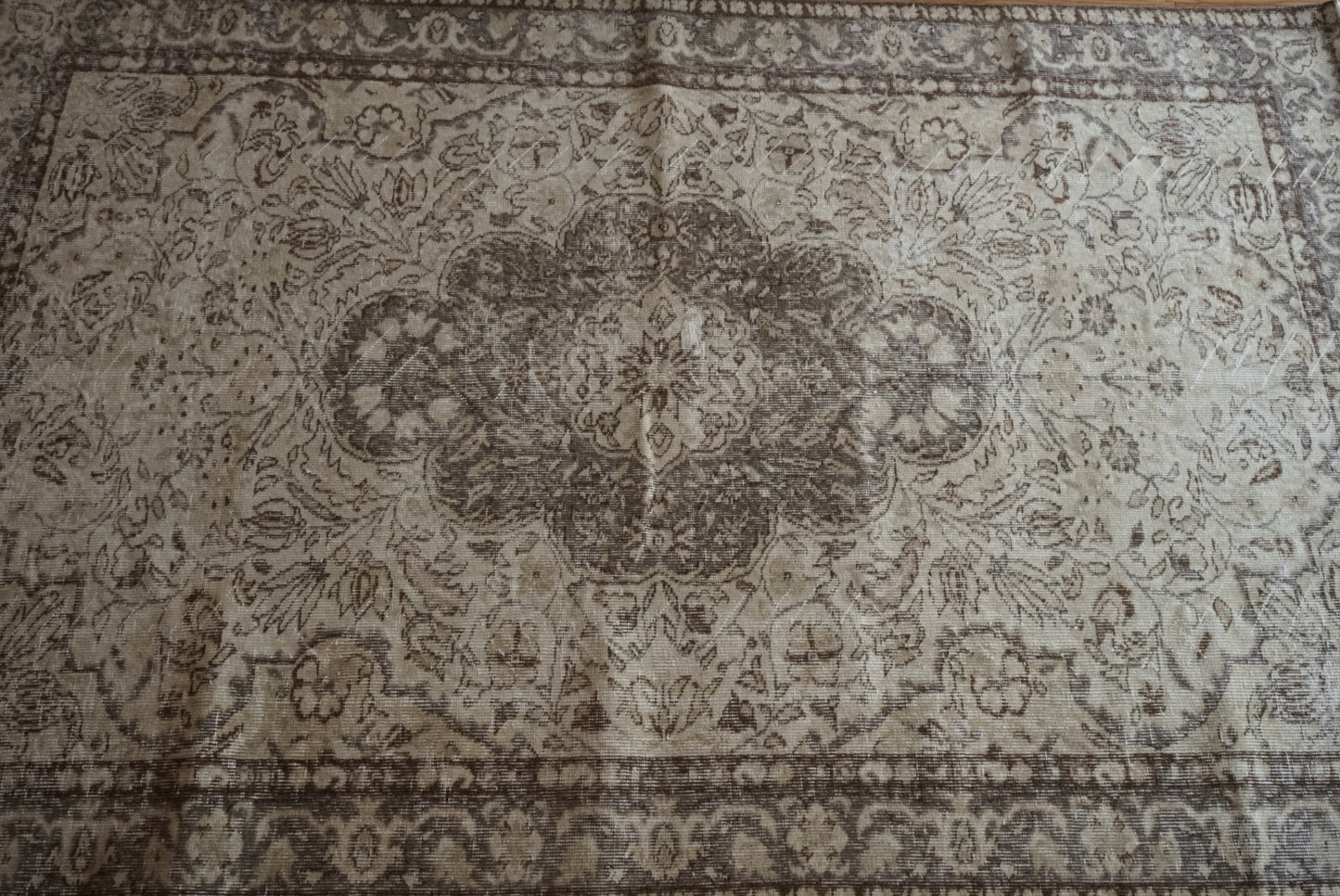 Türkiye Old Isparta Medallion Beige , Glay 1960年代 260.5 × 164 cm No.TR25492 / 国内送料無料