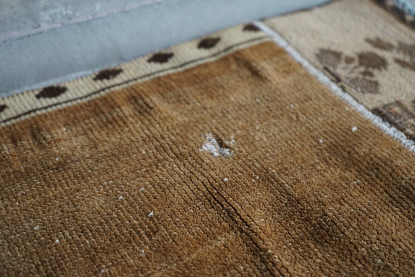 Türkiye Old Isparta Milk Coffee Color Small size 1980年代 115 × 47 cm No.TR25240