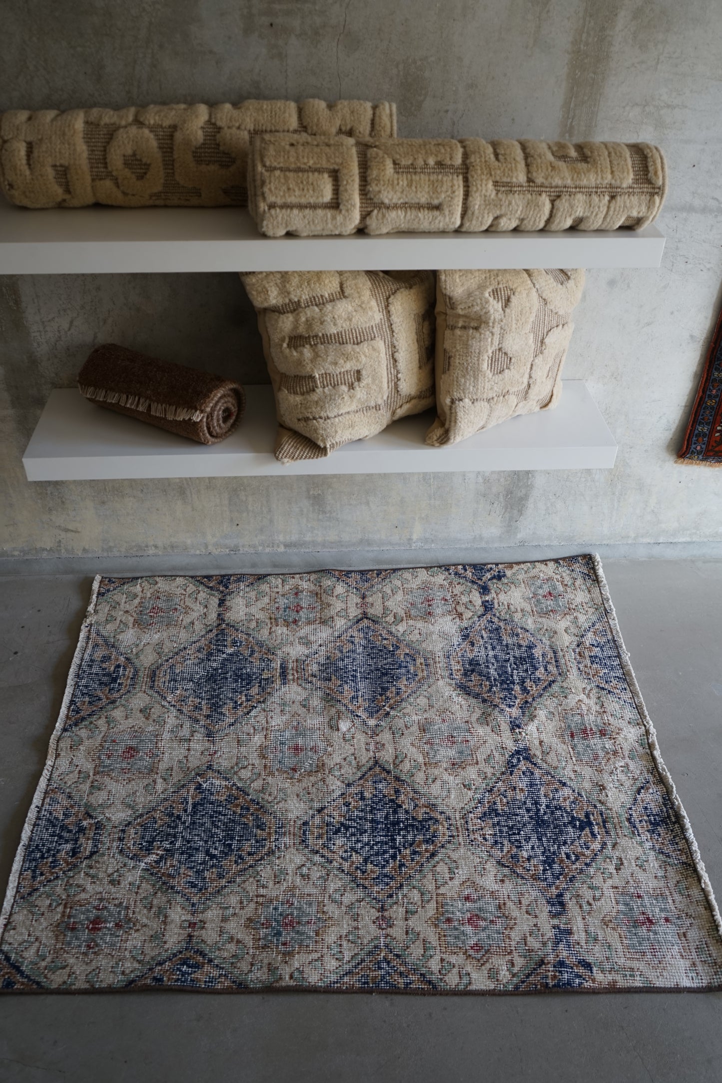 TURKEY VINTAGE ISPARTA 1980年代 125 × 80 cm No.TR25196