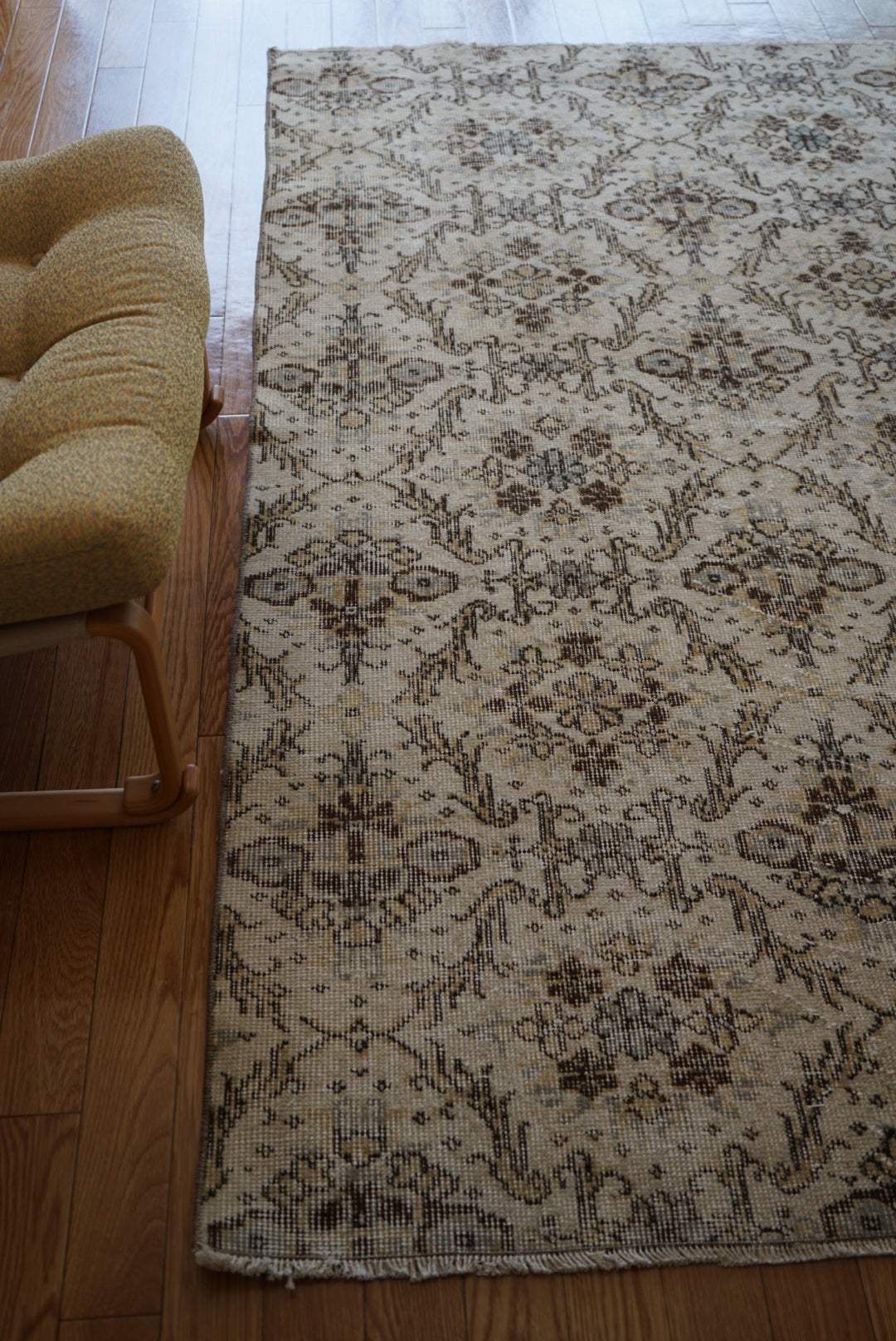 Türkiye Old Isparta Beige , Blue Floral 1970年代 191.5 × 116 cm No.TR25407
