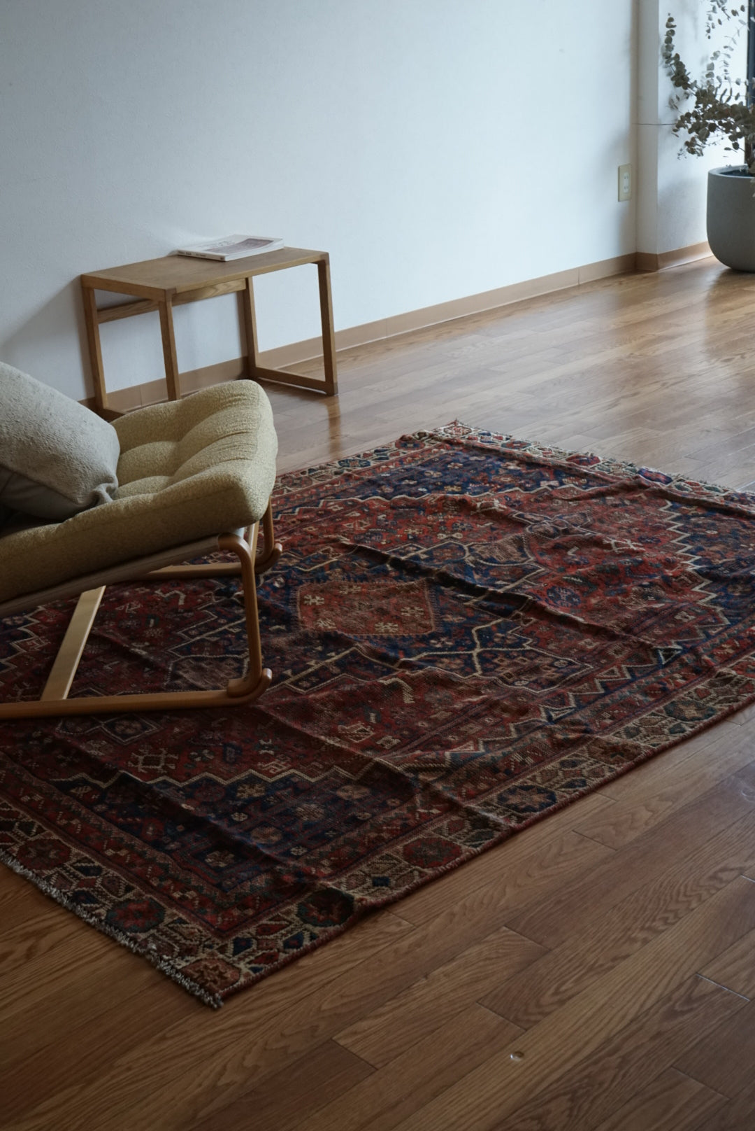 店頭販売 Afghanistan Old Persia Design 1930年代 179.5 × 140.5 cm  No.AF2535 / 国内送料無料・羊毛手織り絨毯