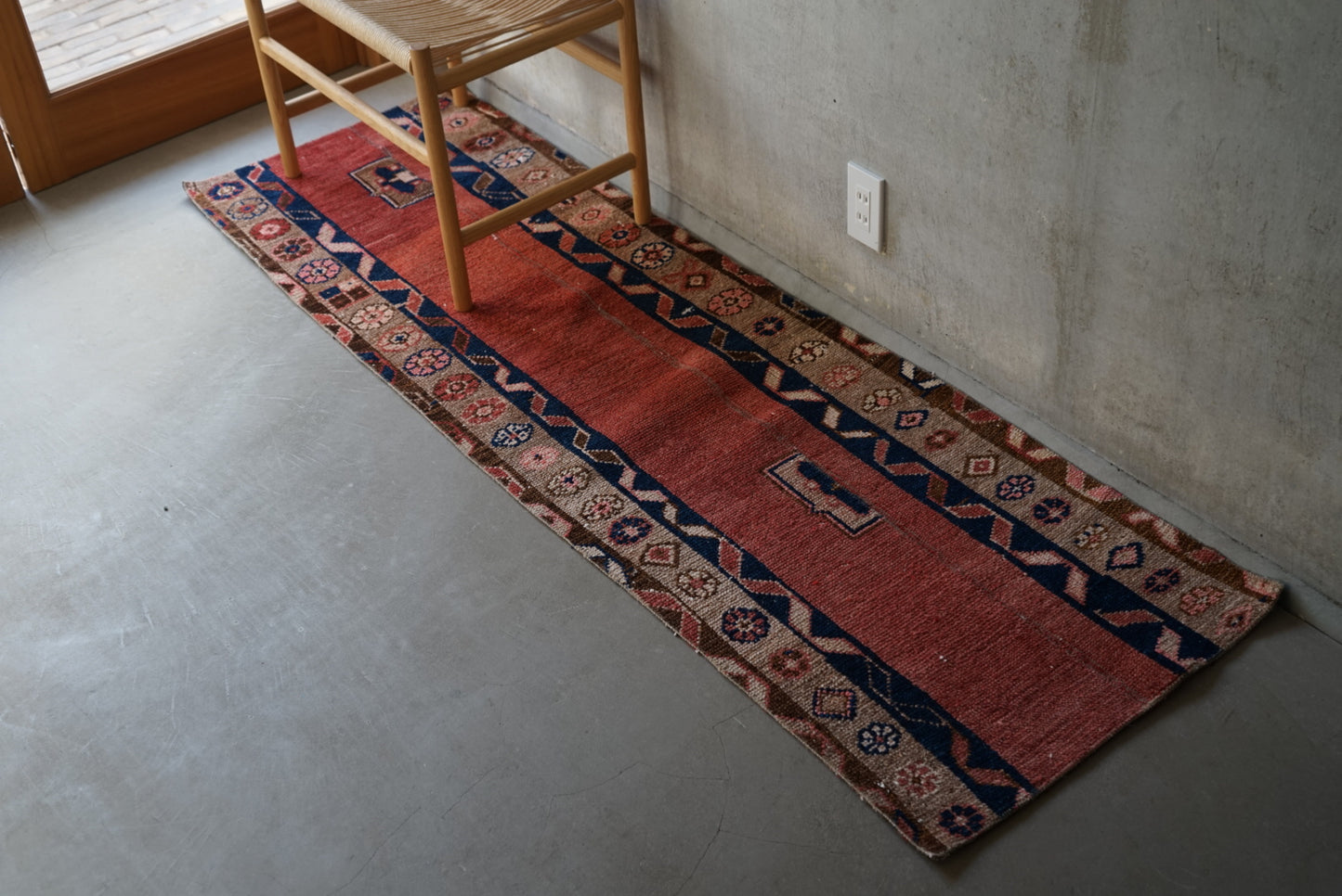 Türkiye Old Oushak Salmon Pink , Navy Runner 1970年代 191 × 60 cm No.TR25271