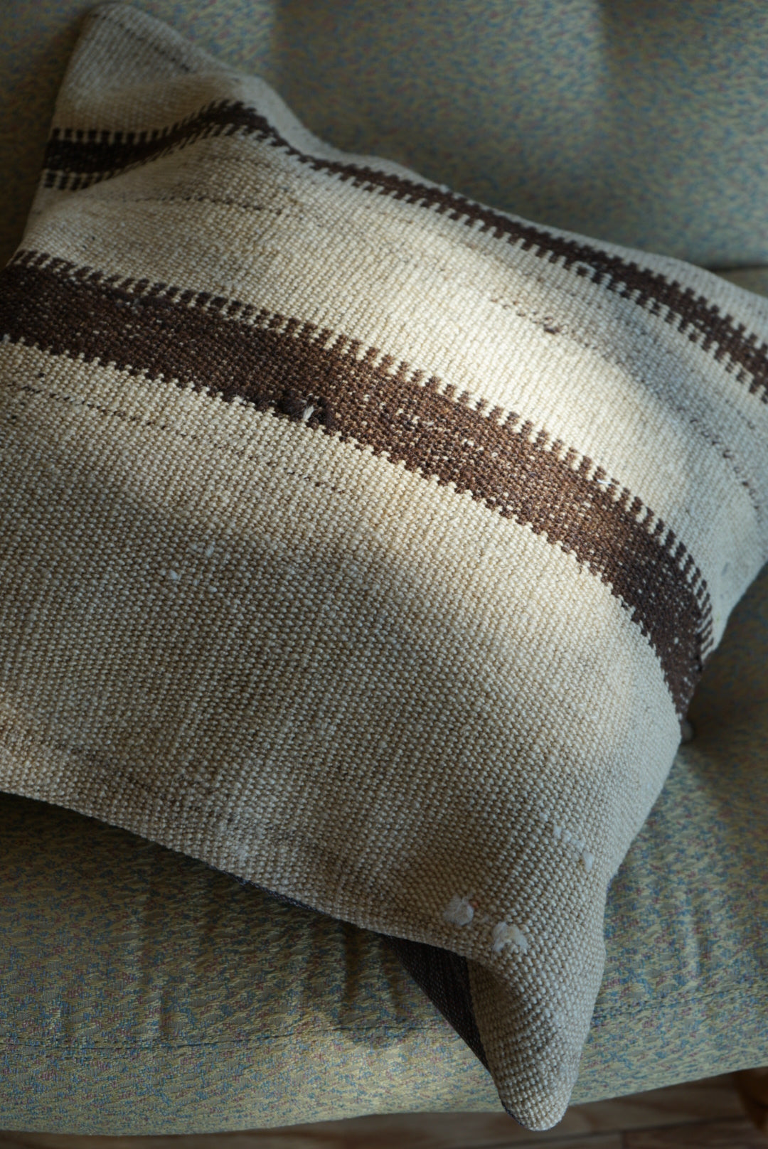Türkiye Old Kilim Cushion Cover Brown , Beige Stripe Design 44 × 46 cm No.TR25558 / 送料無料・羊毛手織りキリム