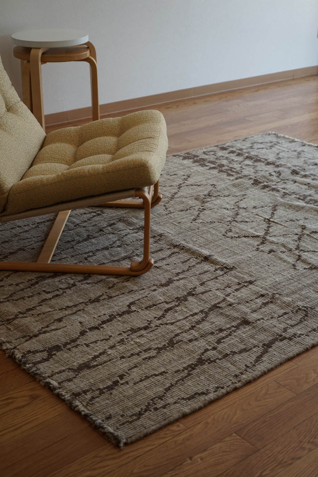 店頭販売 ORIGINAL IRAN QASHQAI KILIM " TRIBE " 204 × 142 cm