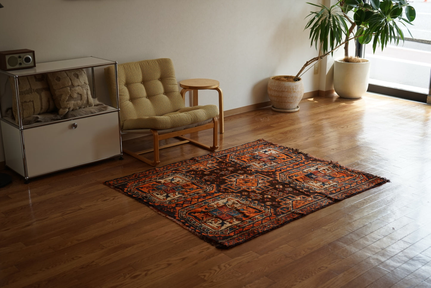 店頭販売 Iran Antique Shiraz Lori 1860年代 142 × 123 cm