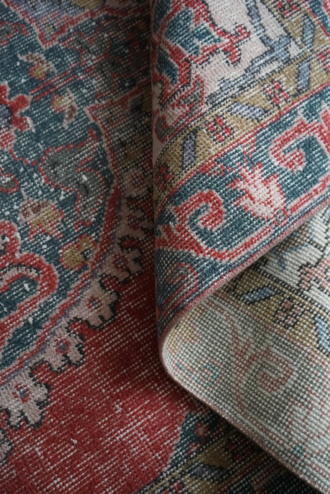 TURKEY OLD ISPARTA RED 1970年代 198 × 109 cm No.TR25143