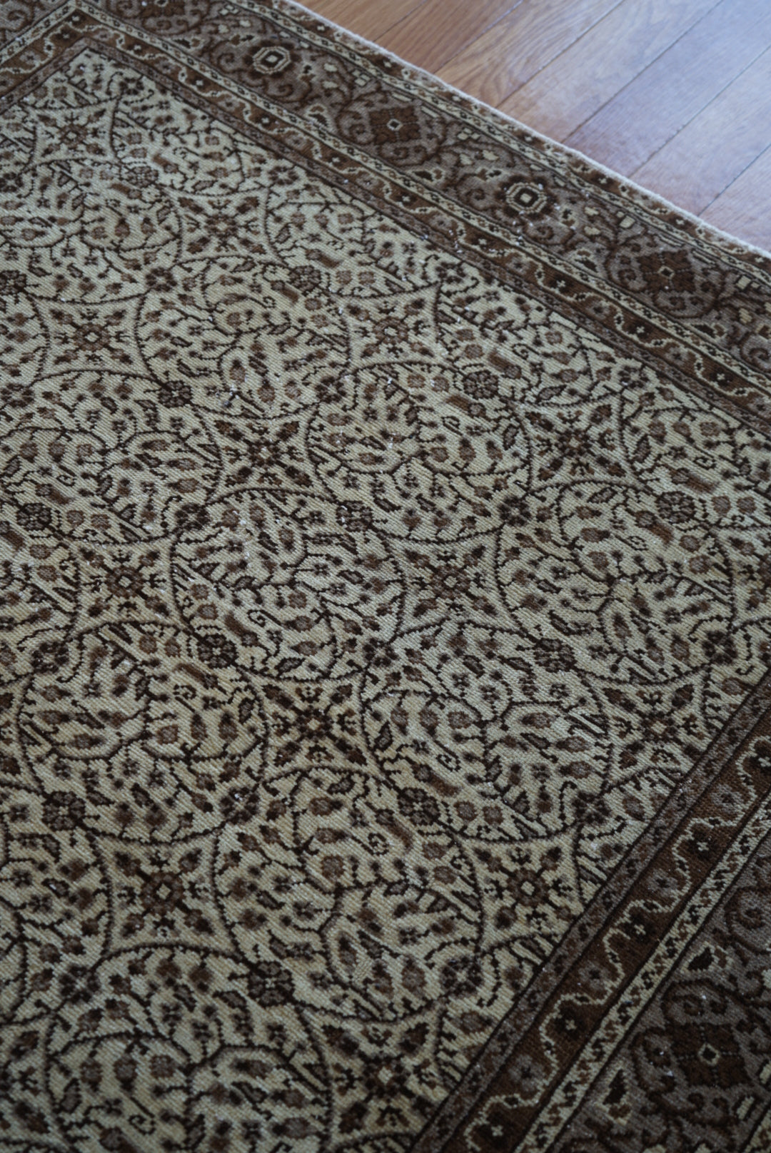 Türkiye Old Kayseri Beige , Brown Flower 1970年代 210 × 142 cm No.TR25388