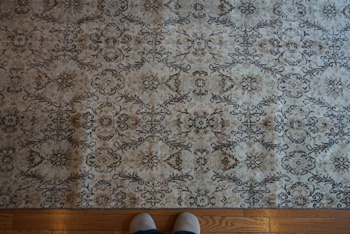 Türkiye Old Isparta Pale Blue , Gold Flower 1970年代 234 × 133 cm No.TR25516 / 国内送料無料・羊毛手織り絨毯