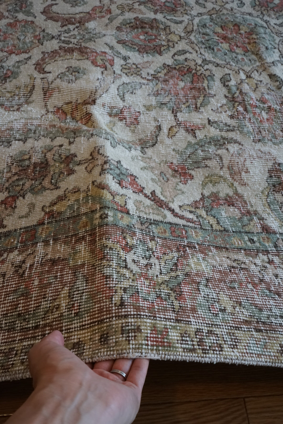 Türkiye Old Isparta Medallion Beige , Green , Rose Red 1960年代 231 × 165 cm No.TR25477 / 国内送料無料