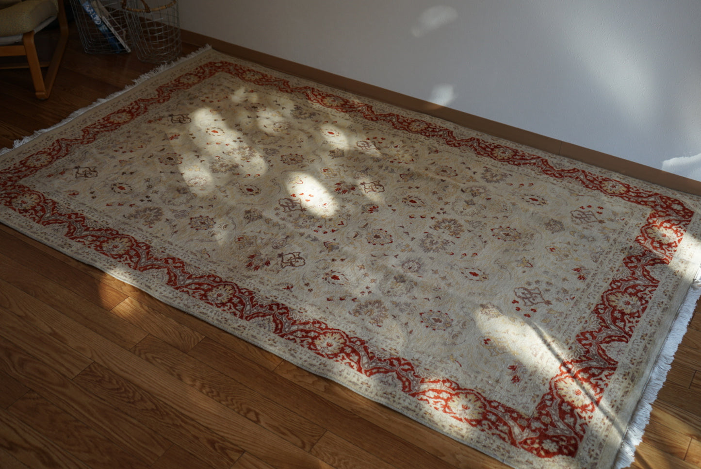 Türkiye Old Anatoria Beige , Red 1960年代 222 × 136 cm No.TR25551 / 国内送料無料・羊毛手織り絨毯