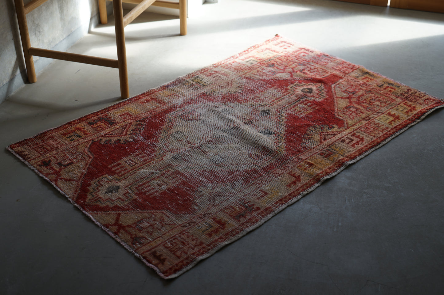 TURKEY VINTAGE SMALL RUG ANATORIA RED 114 × 94 cm No.TR25189
