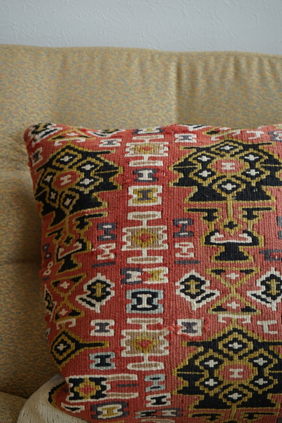 Türkiye Old Kilim Cushion Cover Red Tribal Design 40 × 40 cm No.TR25437