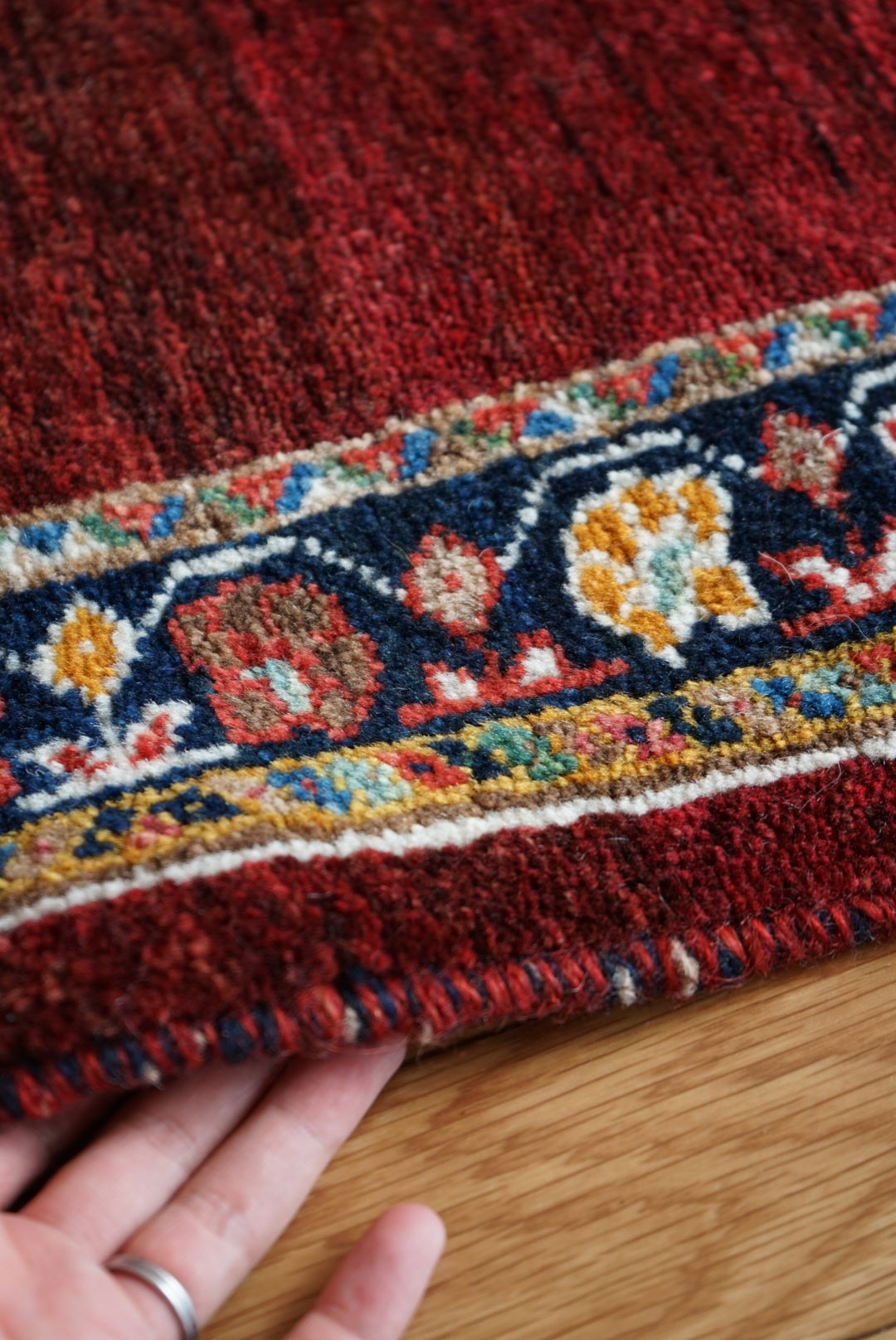 Iran Shiraz Qashqai Gabbeh Rich Red 119.5 × 85 cm