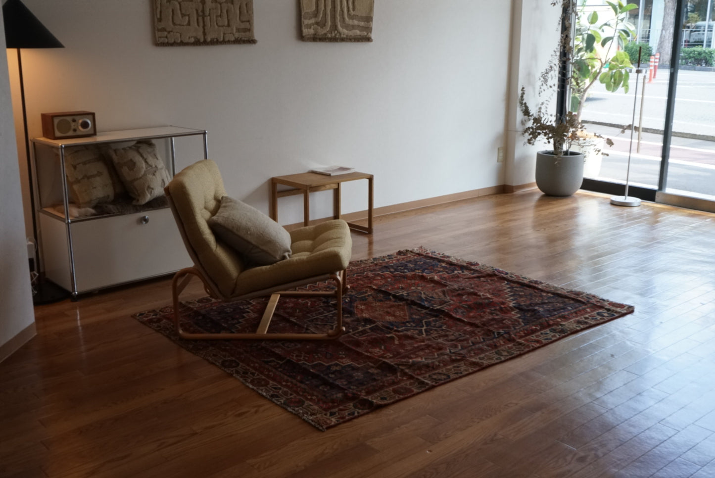 店頭販売 Afghanistan Old Persia Design 1930年代 179.5 × 140.5 cm  No.AF2535 / 国内送料無料・羊毛手織り絨毯