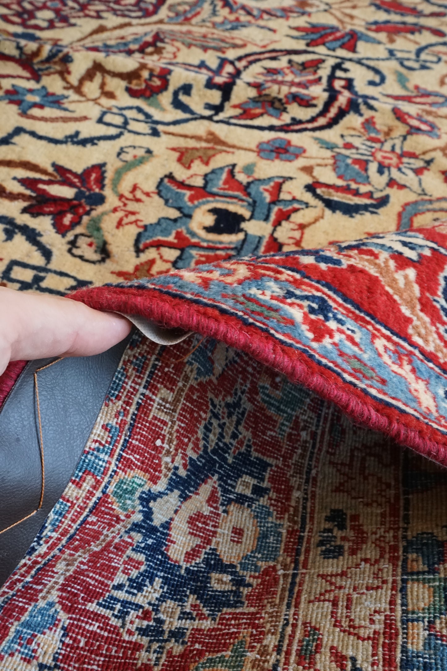店頭販売 Iran Antique Esfahan 1840年代 231 × 157 cm / 国内送料無料・羊毛手織り絨毯