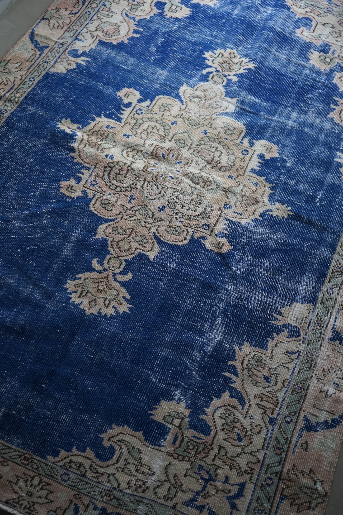 TURKEY OLD ISPARTA BLUE 1970年代 236 × 163 cm No.TR25205