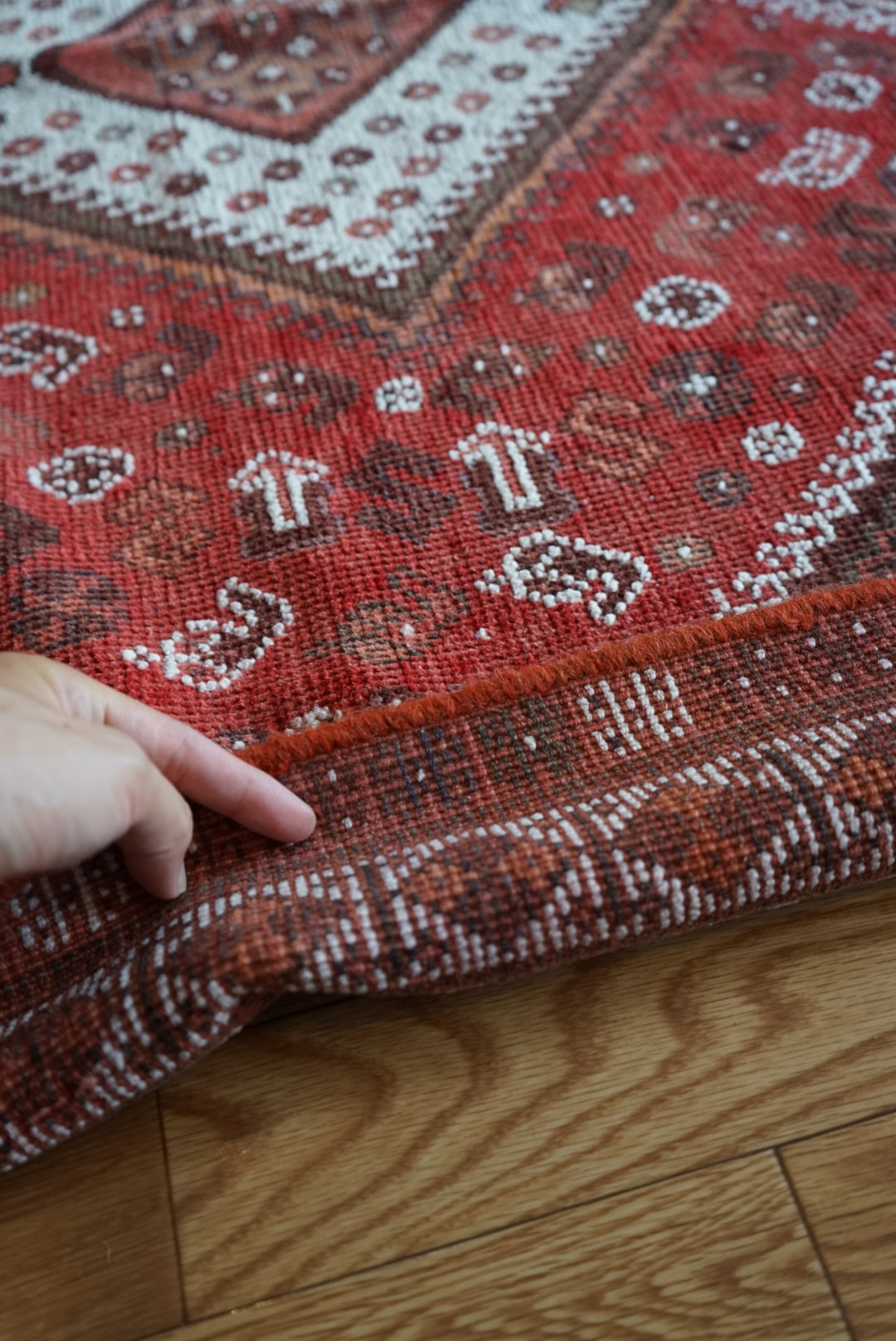店頭販売 Türkiye Old Persia Design Red , Black 1960年代 263 × 145 cm No.TR25515 / 国内送料無料・羊毛手織り絨毯