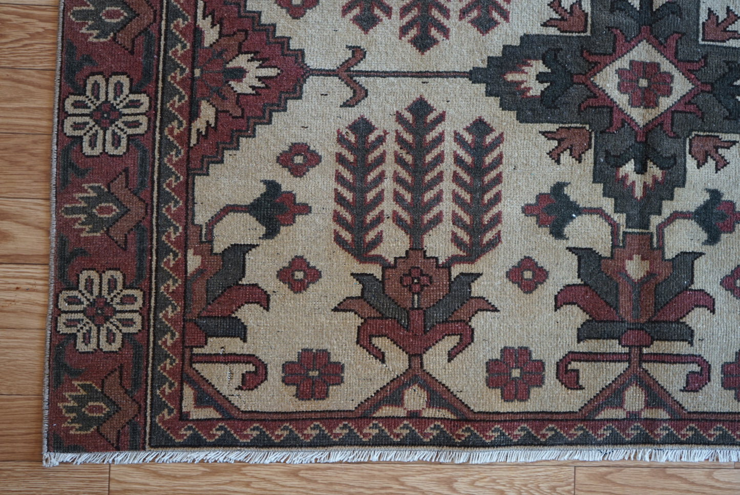 店頭販売 Türkiye Old Oushak Beige , Brown , Green 1970年代 164.5 × 143.5 cm No.TR25429