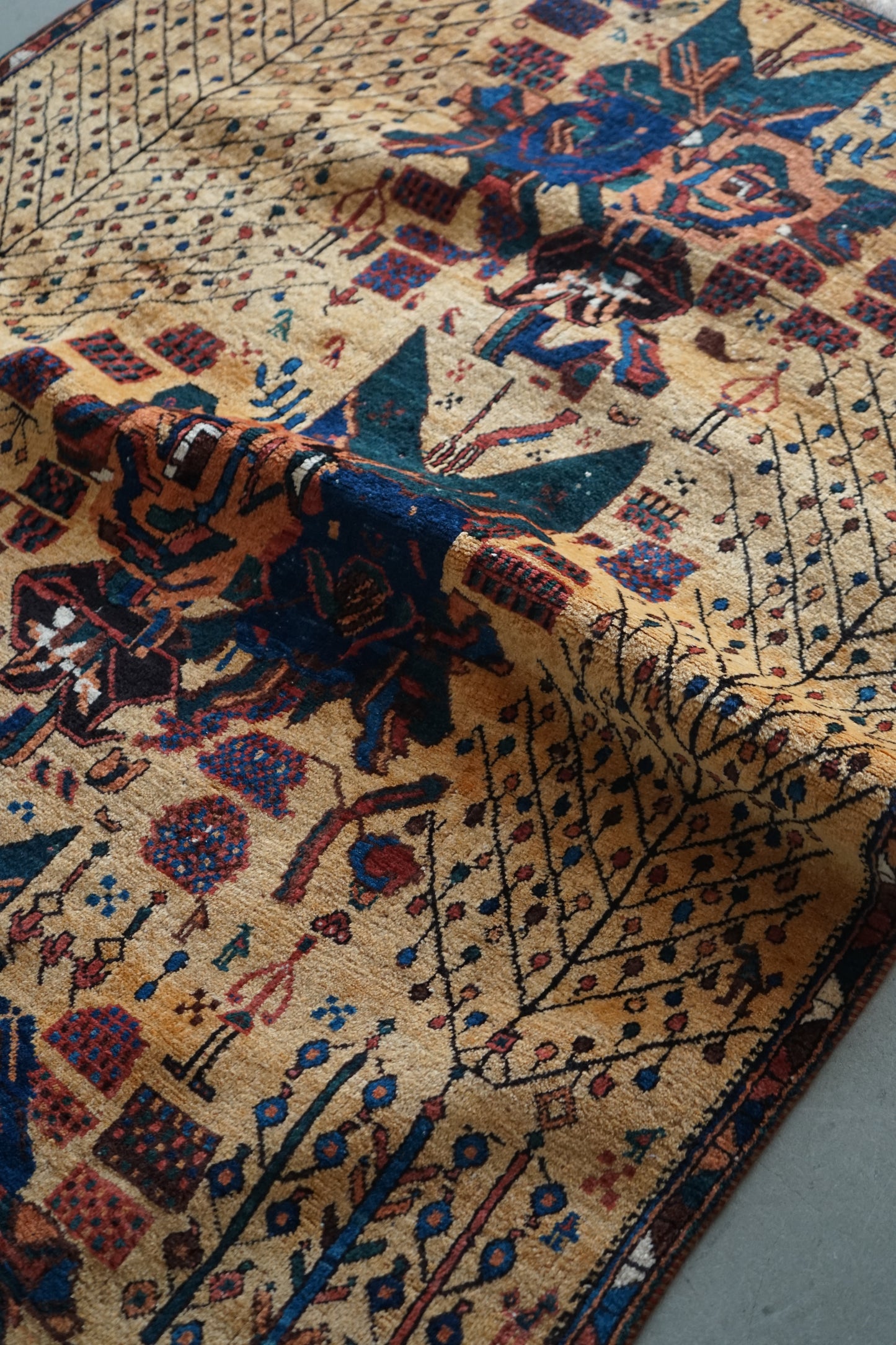 店頭販売 IRAN ANTIQUE QASHQAI SHIRAZ NEYRIZ 1770年代 114 × 129 cm