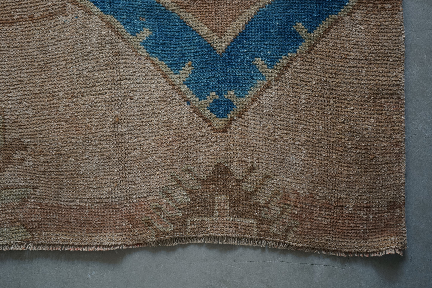 Türkiye Old Oushak Beige Runner Size 1970年代 223 × 83 cm No.TR25223