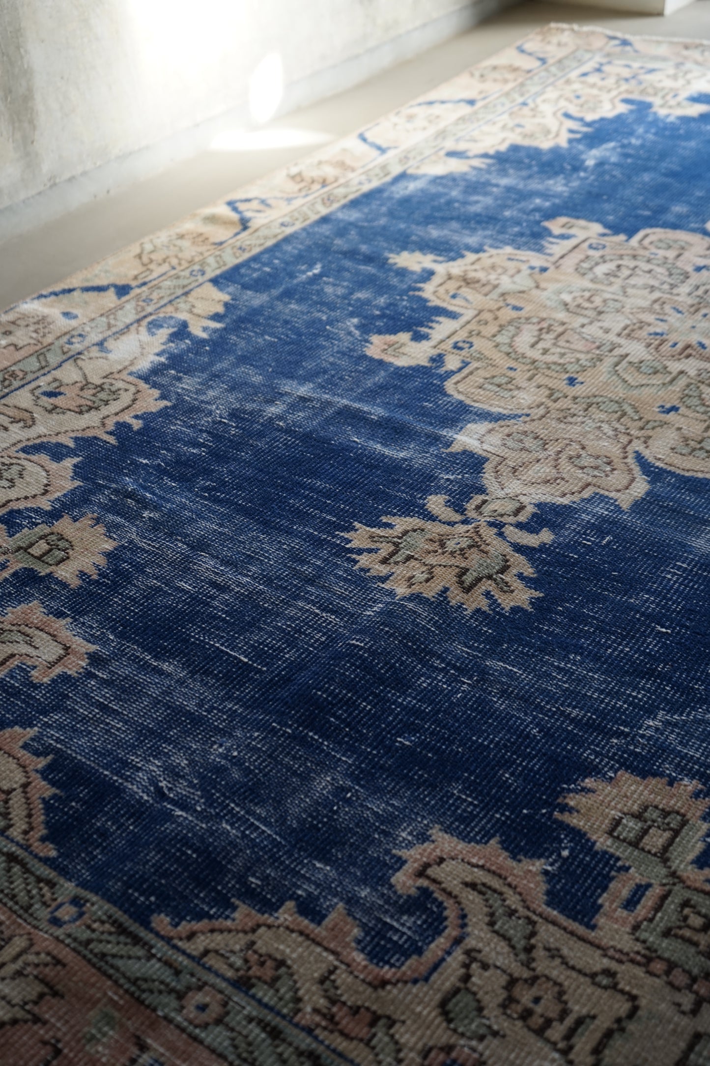 TURKEY OLD ISPARTA BLUE 1970年代 236 × 163 cm No.TR25205