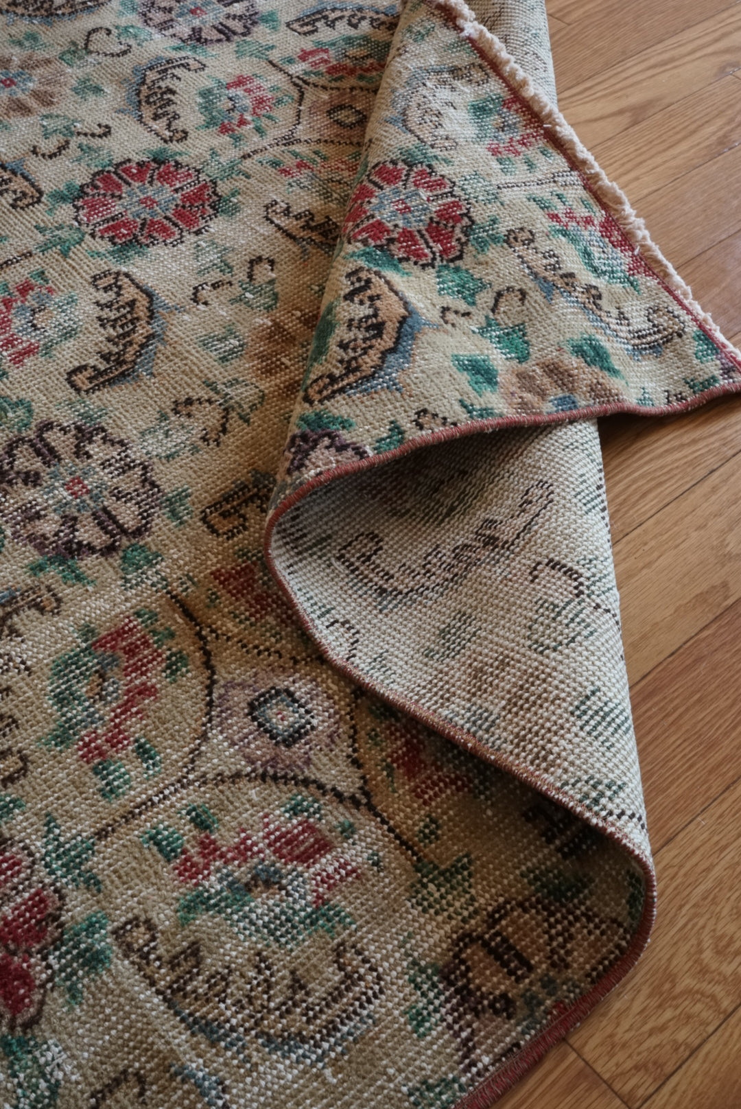 Türkiye Old Isparta Flower Beige 1970年代 175 × 108.5 cm No.TR25472