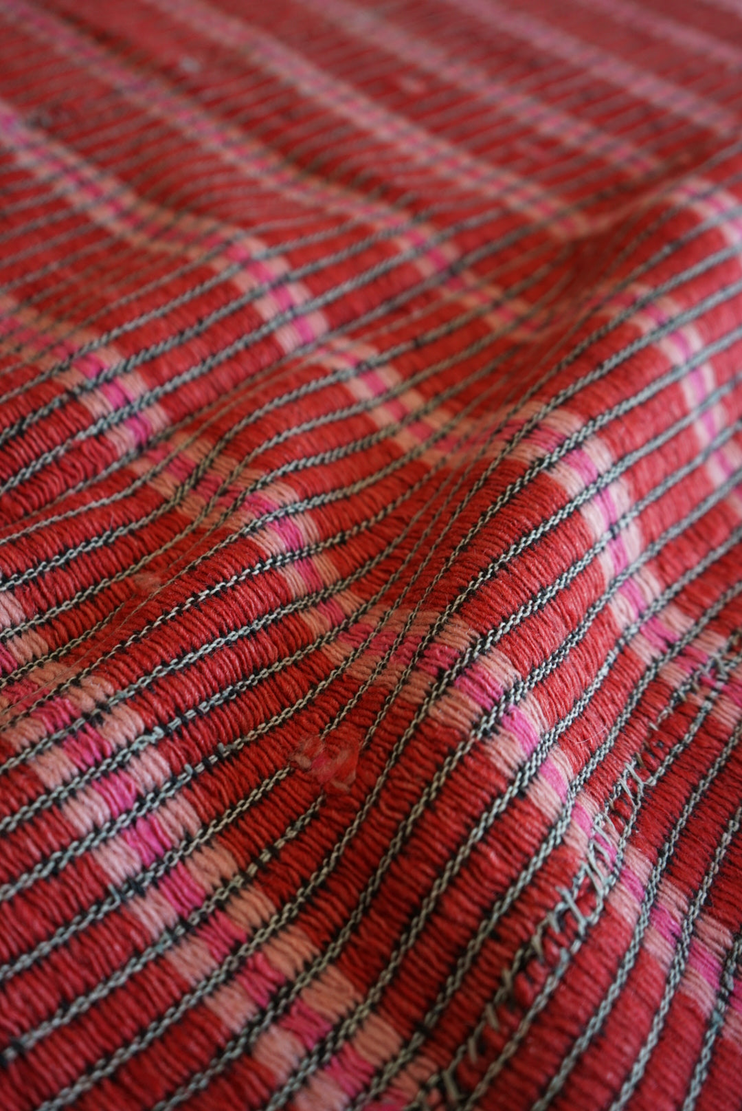 Türkiye Old Kilim Shaggy Pink , Red 1960年代 195 × 144 cm No.TR25546 / 国内送料無料・羊毛手織りキリム