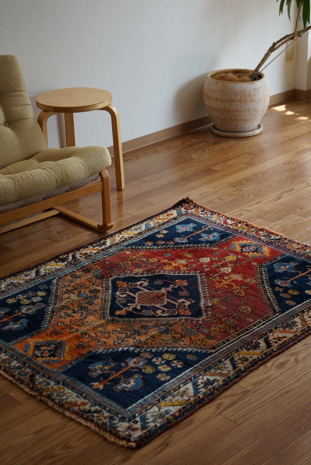 店頭販売 IRAN ANTIQUE QASHQAI BOLVALDI 1860年代 136 × 108 cm / 4'4" × 3'5" ft
