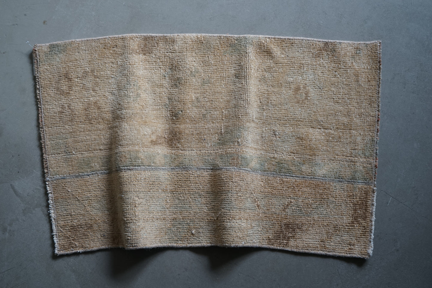 Türkiye Old Oushak Beige Blue Small size 1970年代 85 × 53 cm No.TR25246