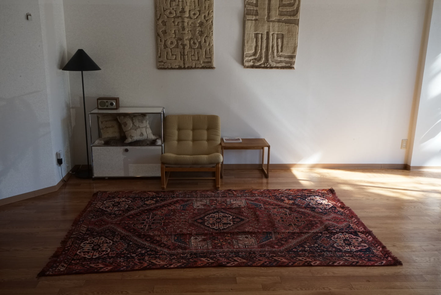 店頭販売 IRAN ANTIQUE SHIRAZ QASHQAI HEYBATLO 1880年代 235 × 148 cm / 国内送料無料・羊毛手織り絨毯