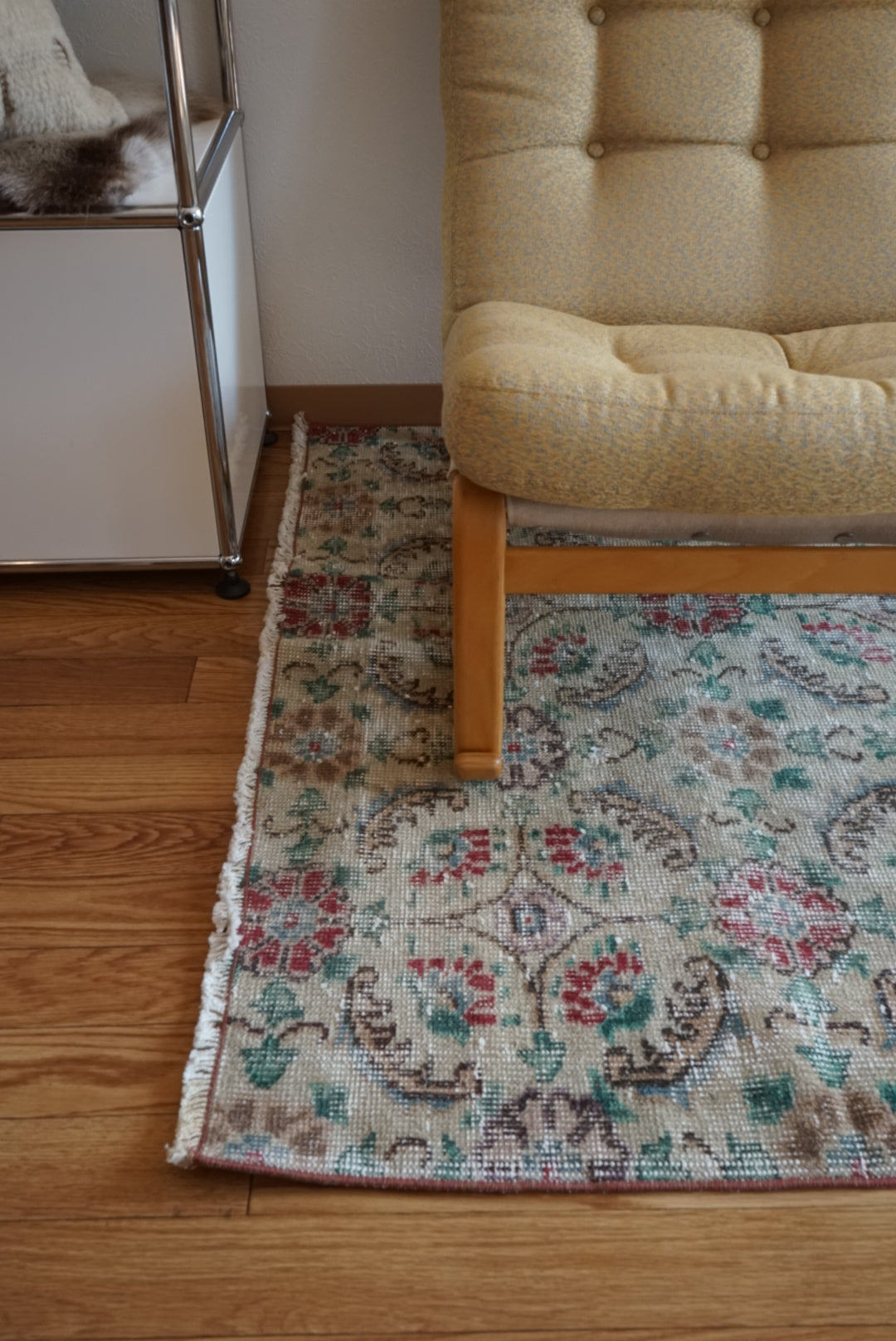 Türkiye Old Isparta Flower Beige 1970年代 175 × 108.5 cm No.TR25472