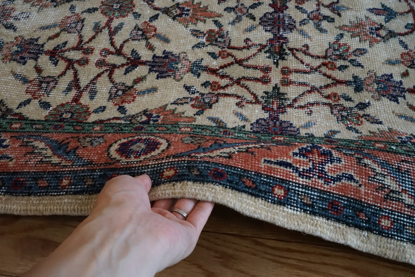 Türkiye Old Isparta Beige , Green , Salmon Pink Floral 1970年代 203 × 113 cm No.TR25438
