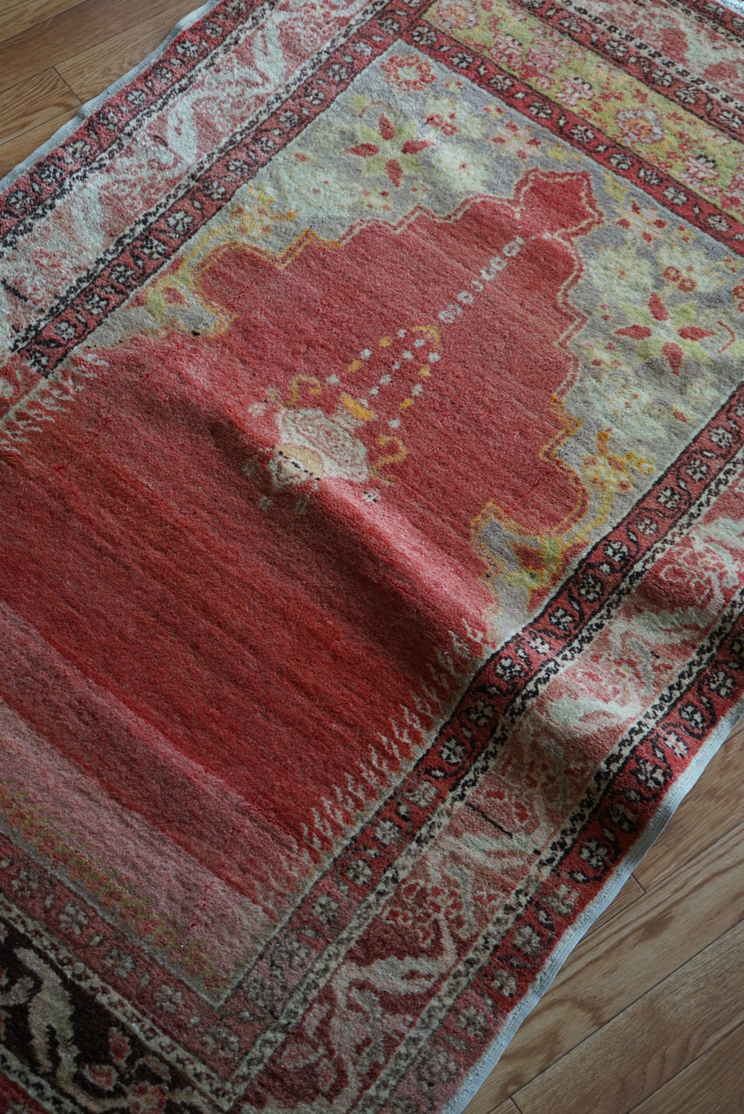 Tribal rug Türkiye Old Kayseri Prayer 1980年代 165 × 112 cm No.TR25535 / 国内送料無料・羊毛手織り絨毯