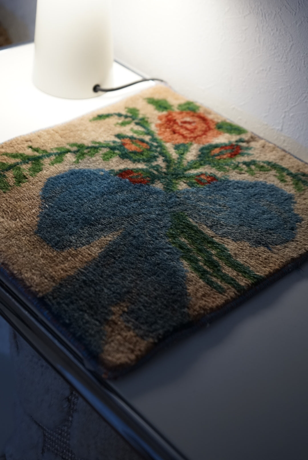 Türkiye Old Oushak Bouquet 1970年代 34.5 × 31 cm No.TR25537 / 国内送料無料・羊毛手織り絨毯
