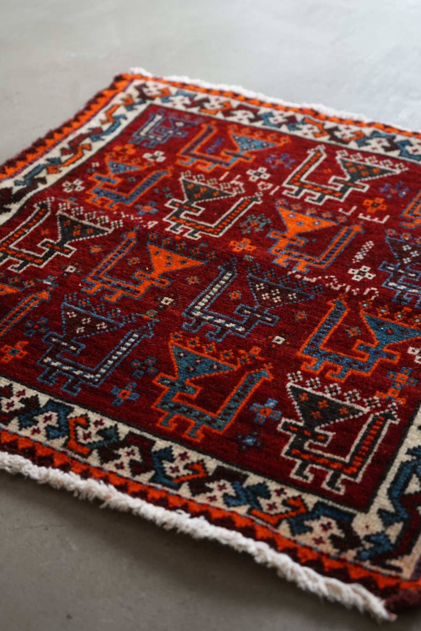 IRAN ANTIQUE SHIRAZ QASHQAI 1920年代 59 × 57 cm