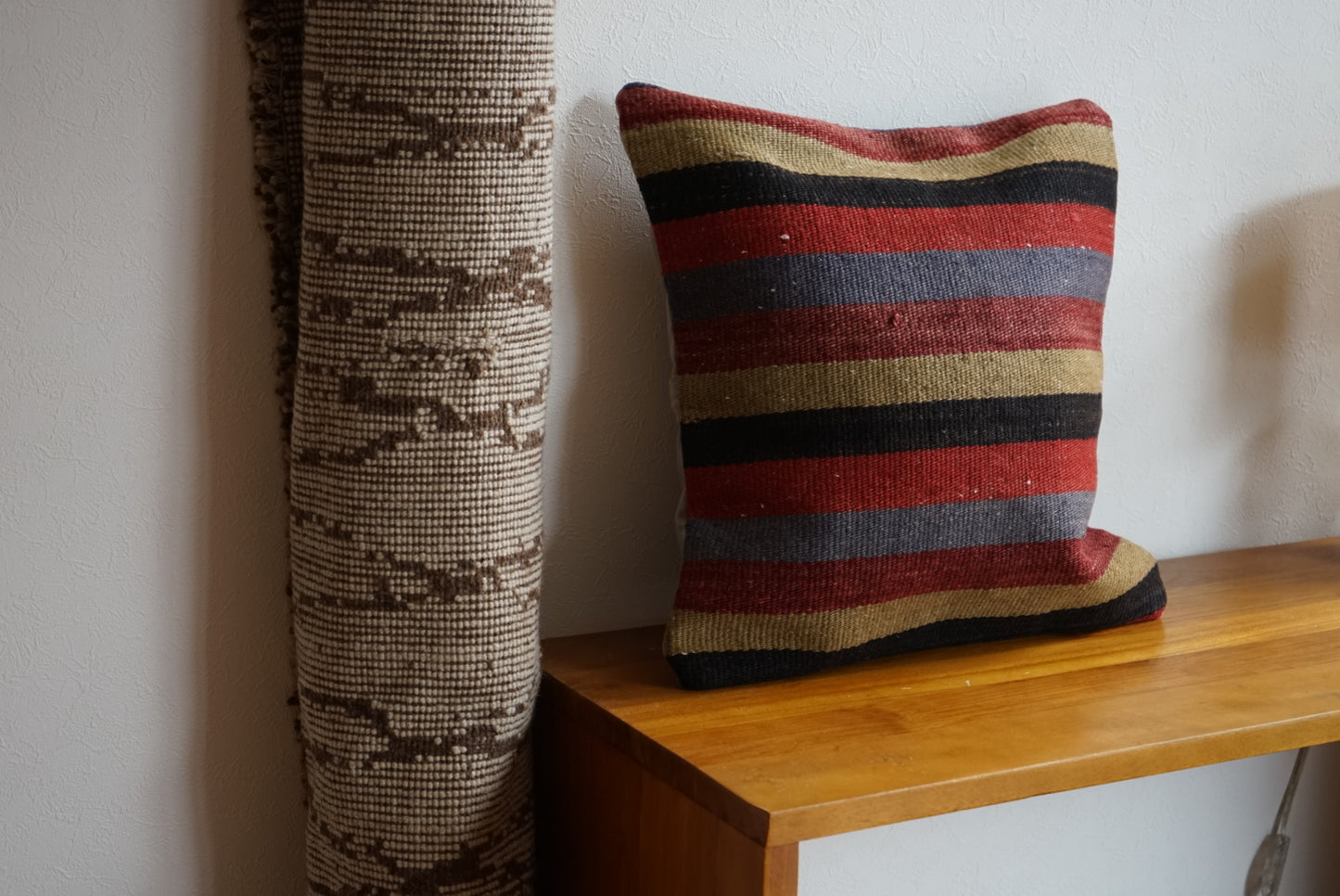 Türkiye Old Kilim Cushion Cover Mix Color Stripe Design 50 × 50 cm No.TR25528 / 国内送料無料・羊毛手織りキリム