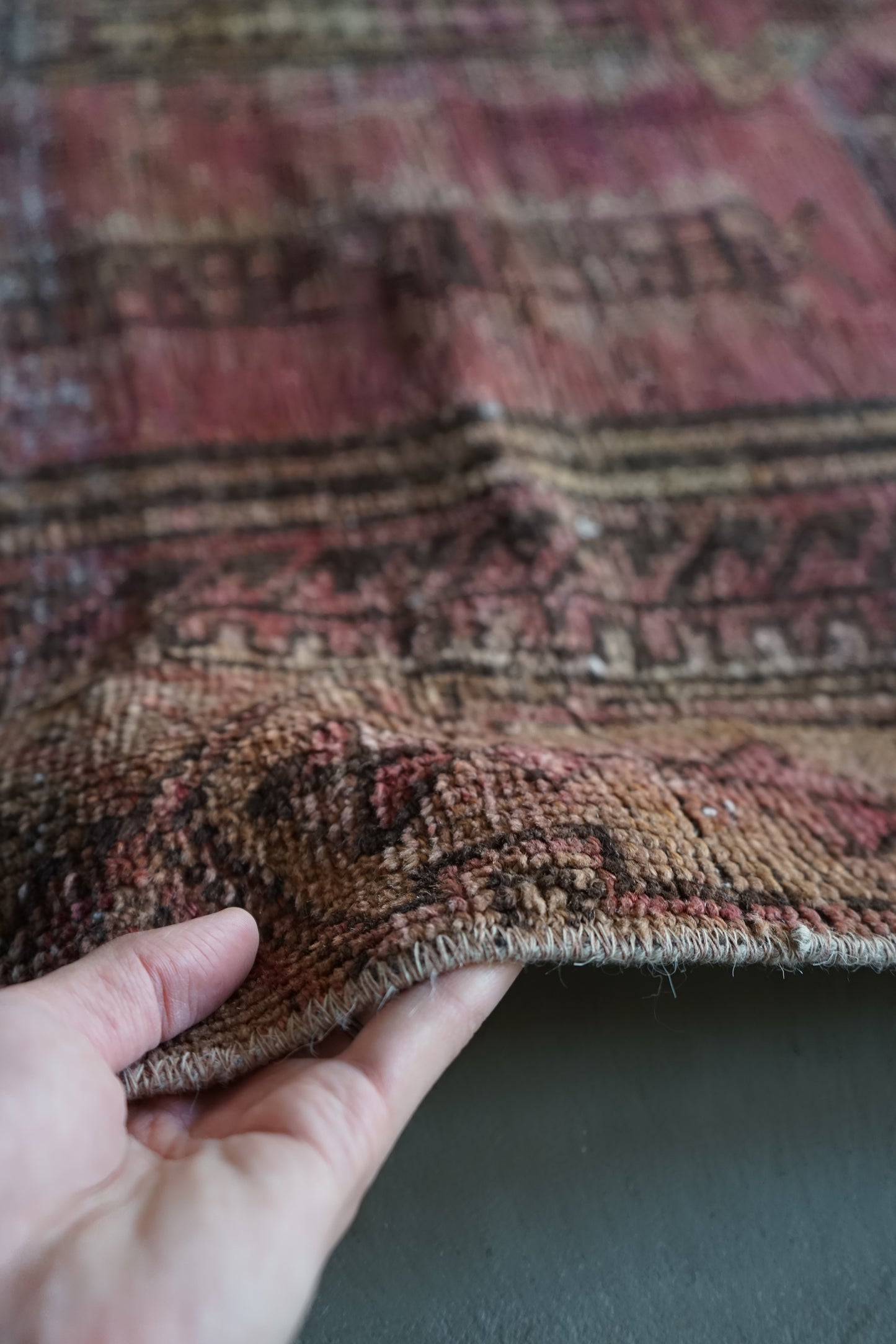 TURKEY OLD SHABBY PURPLE SMALL SIZE 1970年代 126 × 105 cm No.TR25216