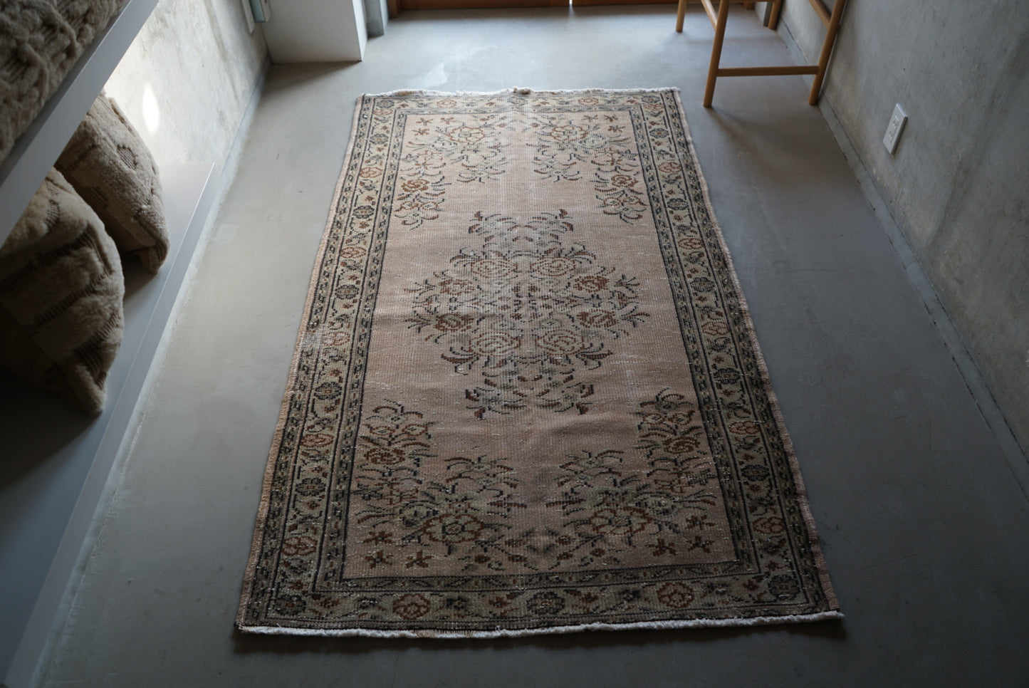 Türkiye Old Isparta Floral Rich Color Beige, Olive 1970年代 195 × 113 cm No.TR25259