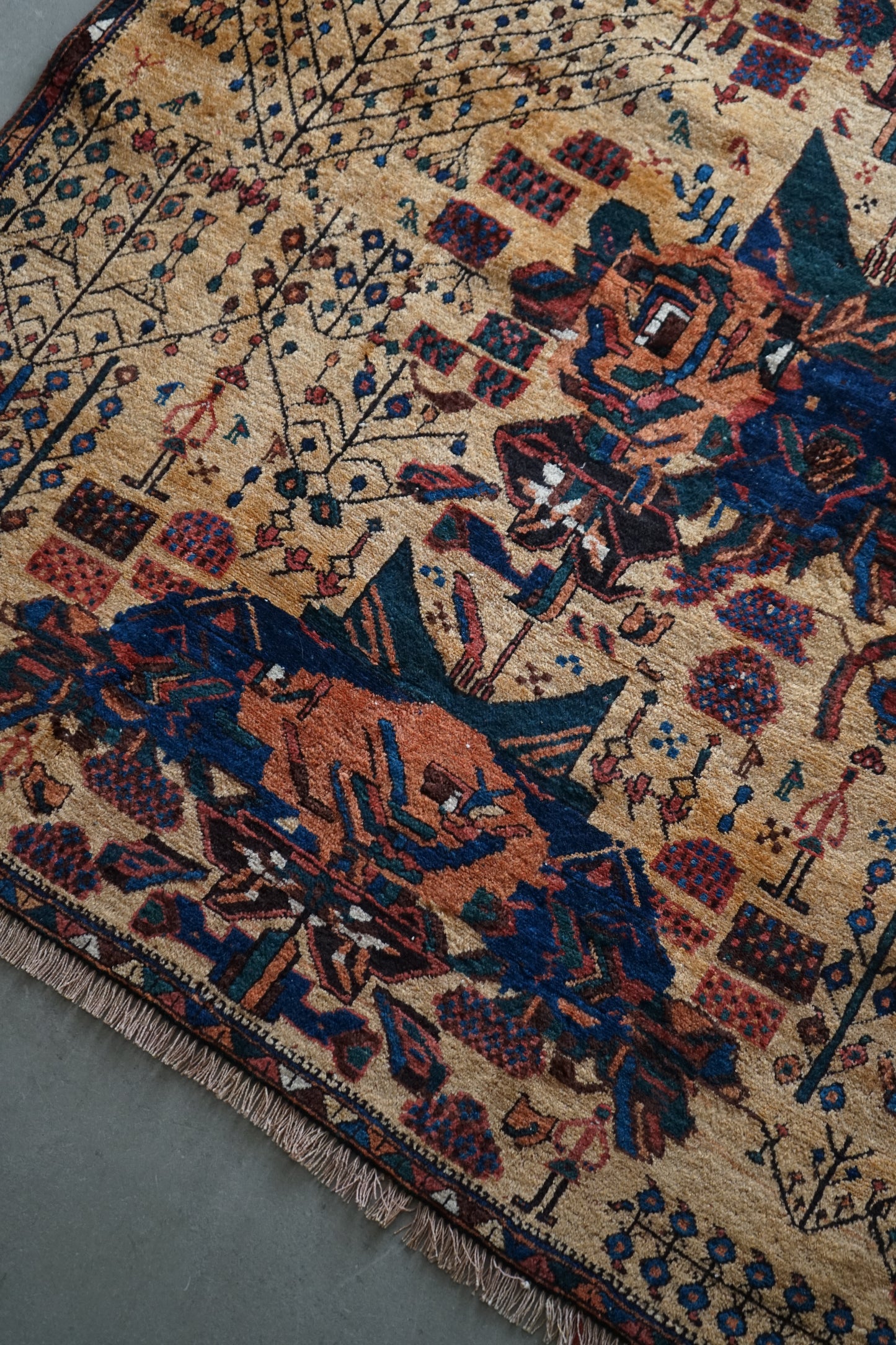 店頭販売 IRAN ANTIQUE QASHQAI SHIRAZ NEYRIZ 1770年代 114 × 129 cm