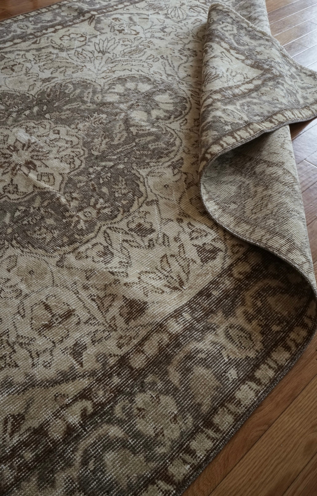 Türkiye Old Isparta Medallion Beige , Glay 1960年代 260.5 × 164 cm No.TR25492 / 国内送料無料