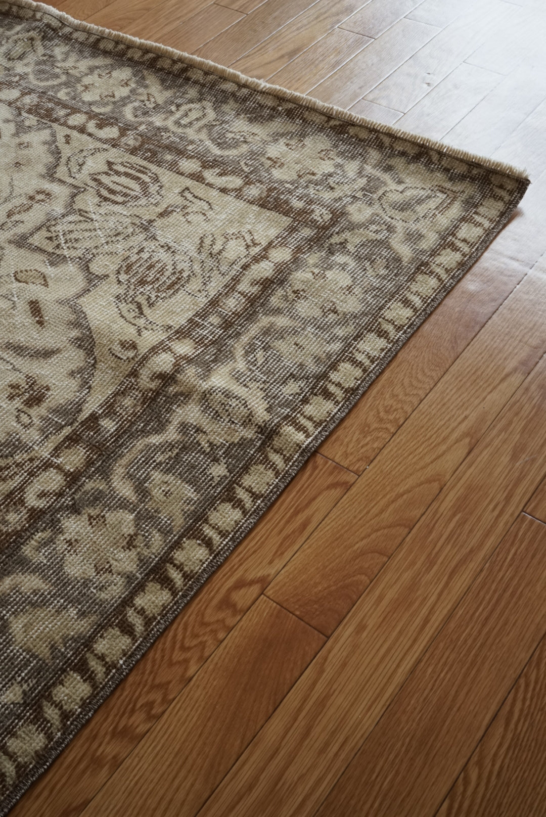 Türkiye Old Isparta Medallion Beige , Glay 1960年代 260.5 × 164 cm No.TR25492 / 国内送料無料