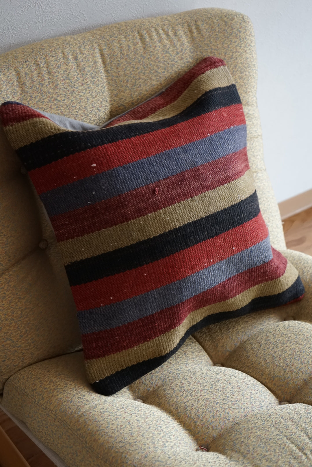 Türkiye Old Kilim Cushion Cover Mix Color Stripe Design 50 × 50 cm No.TR25528 / 国内送料無料・羊毛手織りキリム