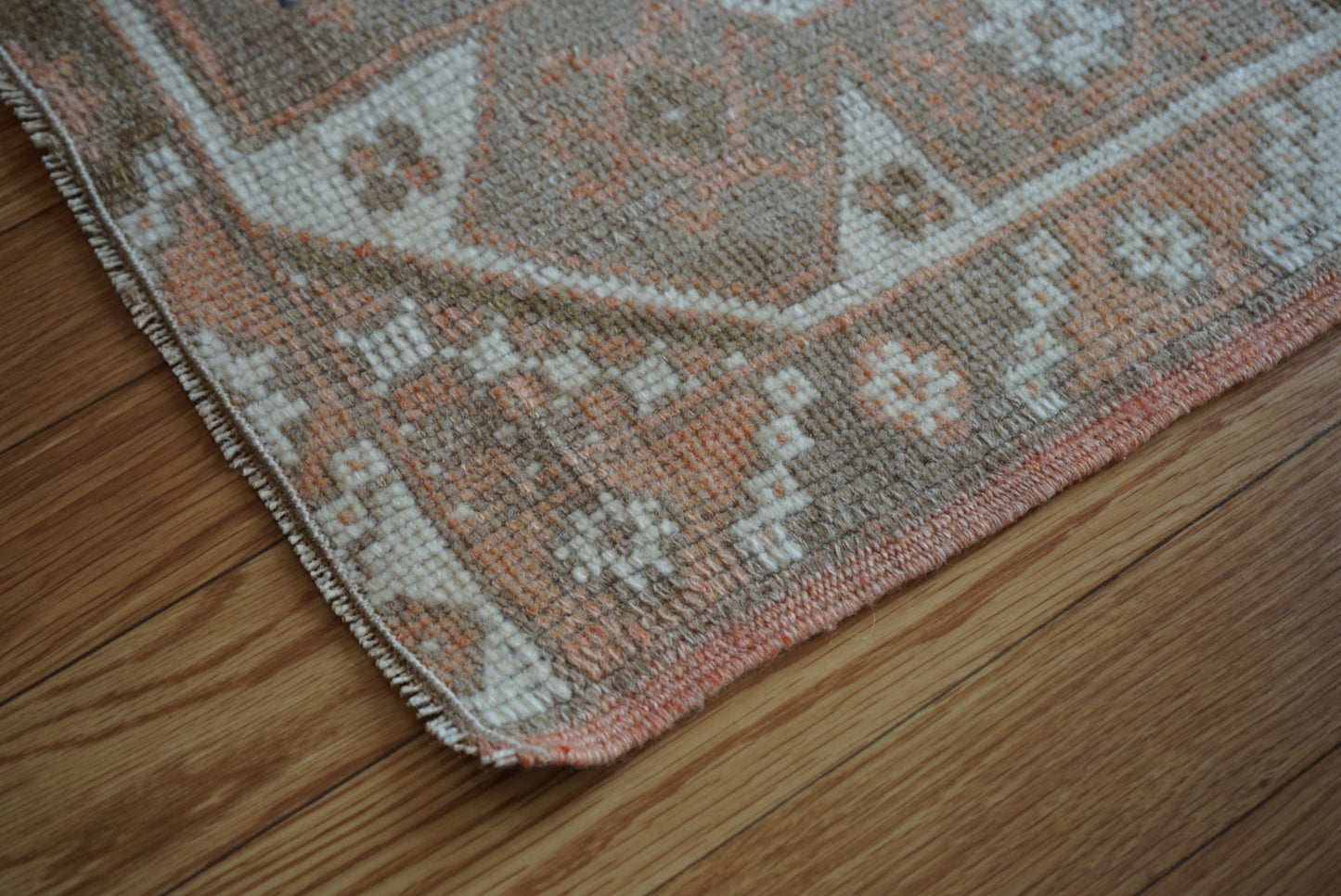 Türkiye Old Oushak Pale Orange 1970年代 85 × 70 cm No.TR25411