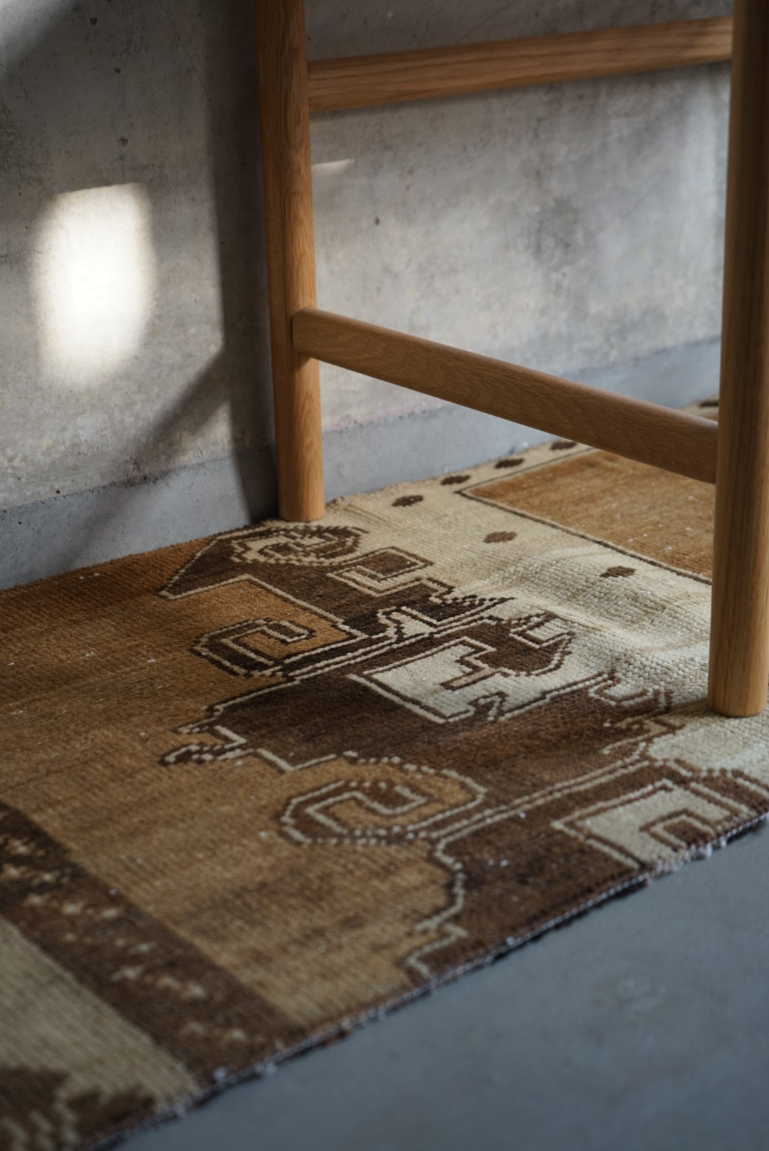 Türkiye Old Isparta Milk Coffee Color Small size 1980年代 115 × 47 cm No.TR25240