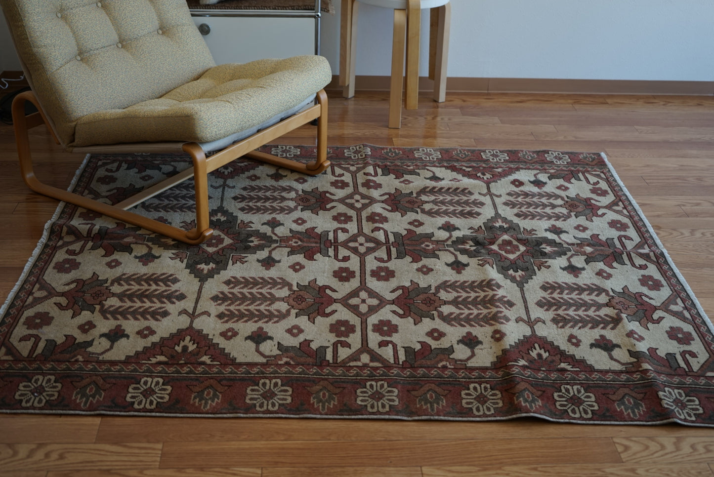 店頭販売 Türkiye Old Oushak Beige , Brown , Green 1970年代 164.5 × 143.5 cm No.TR25429