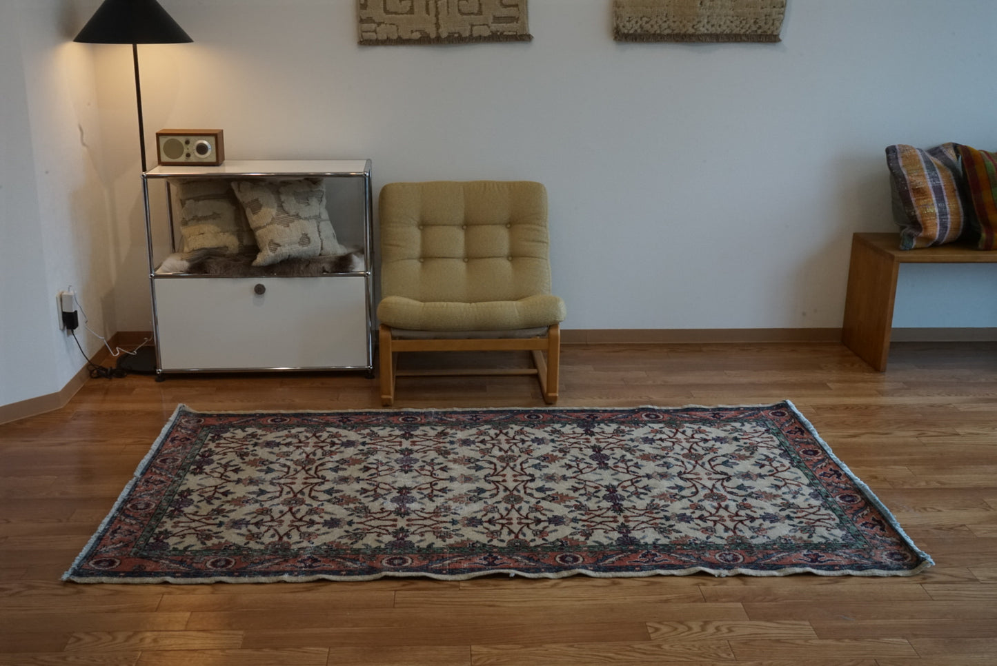 Türkiye Old Isparta Beige , Green , Salmon Pink Floral 1970年代 203 × 113 cm No.TR25438