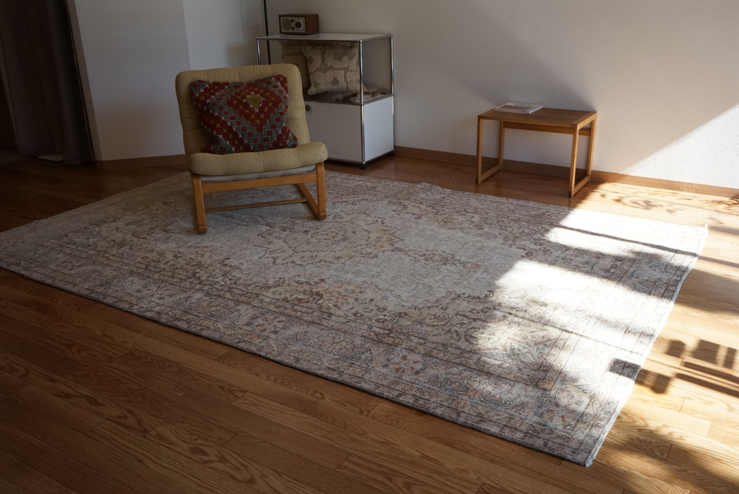 Türkiye Old Isparta Medallion Beige , Glay 1960年代 284 × 183.5 cm No.TR25476