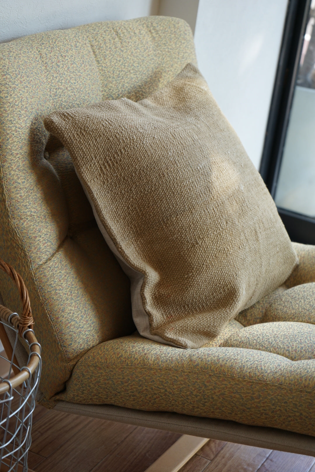 Türkiye Old Kilim Cushion Cover Brown , White Stripe Design 46 × 45 cm No.TR25563 / 送料無料・羊毛手織りキリム